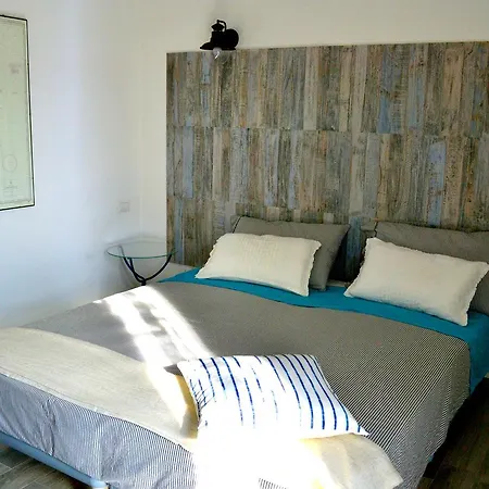 ベッド・アンド・ブレックファスト La Casa Bianca Di ポルト・コンテ