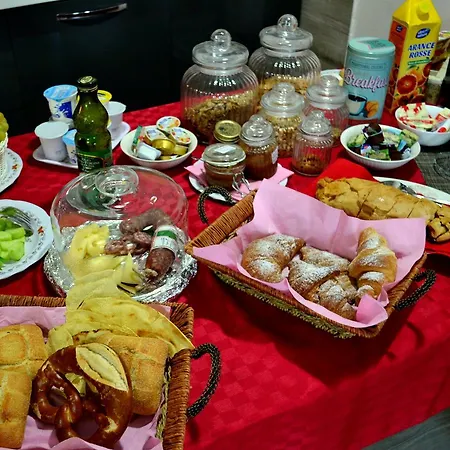 La Casa Bianca Di ベッド・アンド・ブレックファスト 4*