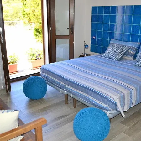 ベッド・アンド・ブレックファスト La Casa Bianca Di ポルト・コンテ