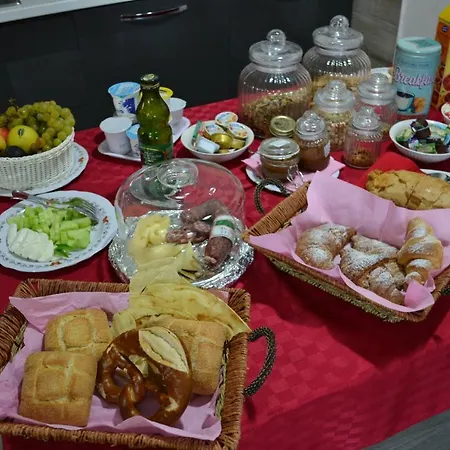 ベッド・アンド・ブレックファスト La Casa Bianca Di ポルト・コンテ