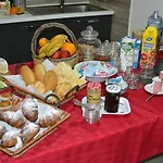 לינה וארוחת בוקר La Casa Bianca Di 4*